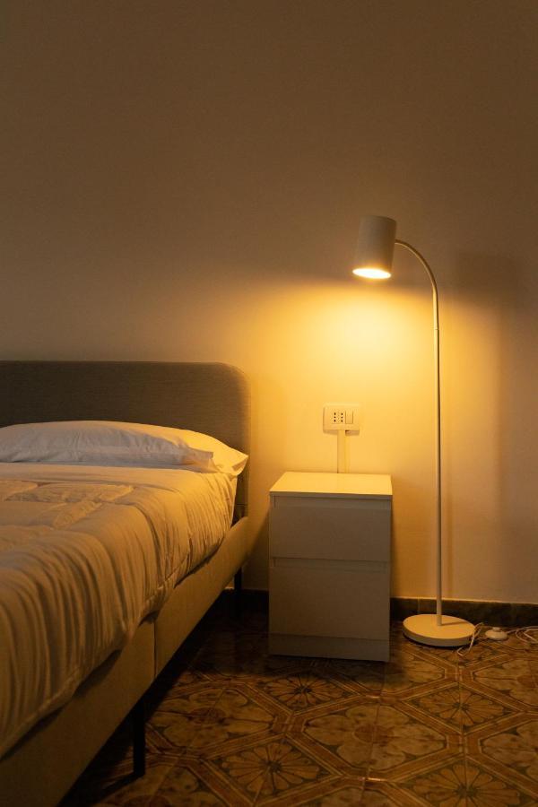 Nella's Carlo Iii Appartement Napels